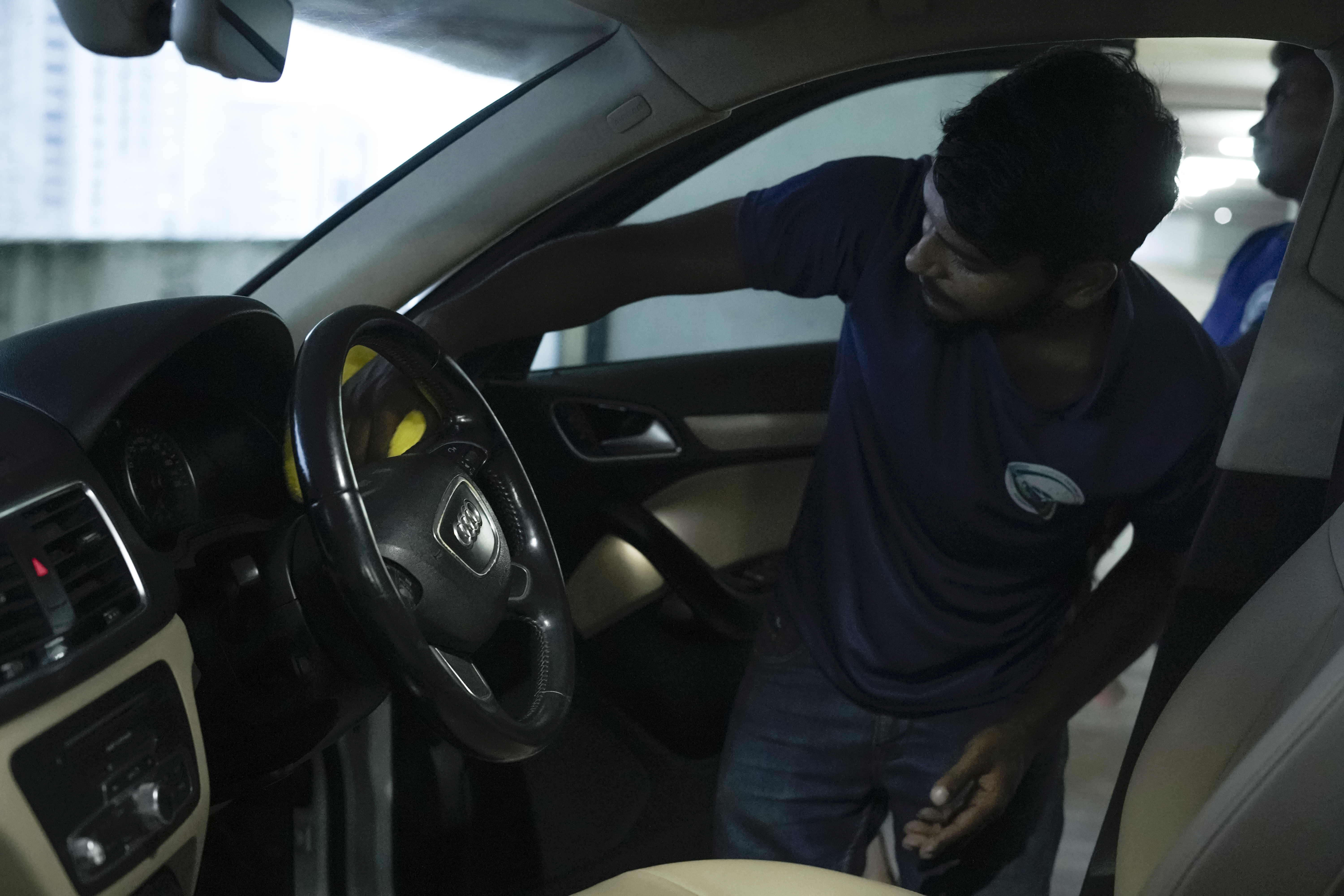 dashboard_cleaning_polish